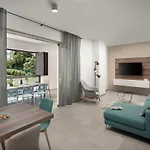 וילה Luxury Ii With Heated Pool And Sea View Near The מדולין