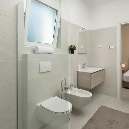 Luxury Ii With Heated Pool And Sea View Near The 别墅 *