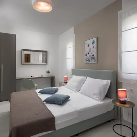 Luxury Ii With Heated Pool And Sea View Near The 别墅 *