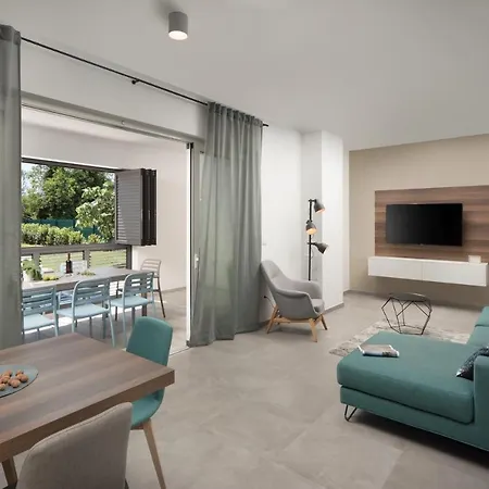 别墅 Luxury Ii With Heated Pool And Sea View Near The 梅杜林