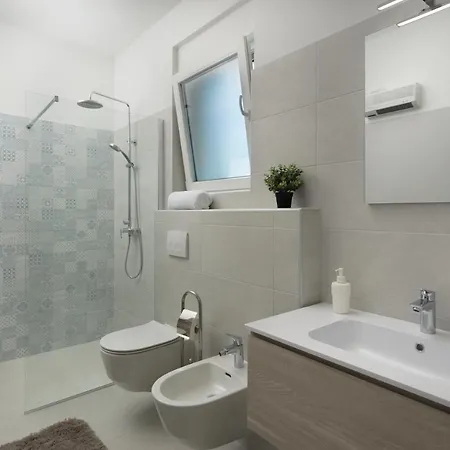 Luxury Ii With Heated Pool And Sea View Near The