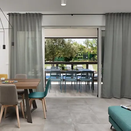 Luxury Ii With Heated Pool And Sea View Near The 别墅