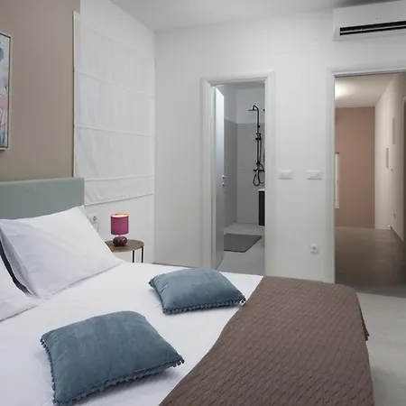 别墅 Luxury Ii With Heated Pool And Sea View Near The *