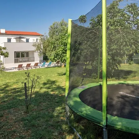 Luxury Ii With Heated Pool And Sea View Near The