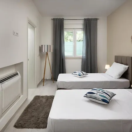 Luxury Ii With Heated Pool And Sea View Near The Villa Medulin