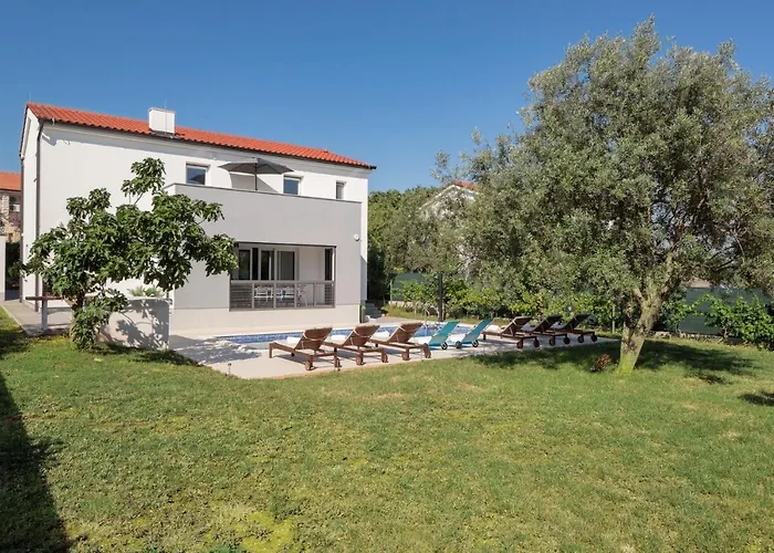 Luxury Ii With Heated Pool And Sea View Near The Vila Medulin