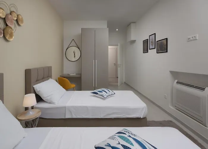 Luxury Ii With Heated Pool And Sea View Near The *