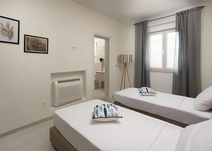 Luxury Ii With Heated Pool And Sea View Near The *